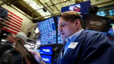 Caos financiero: el riesgo país se dispara y el dólar blue vuelve a los $1500