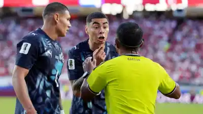 Confirmaron el castigo para Miguel Almirón tras la roja que hizo historia en el Mundial