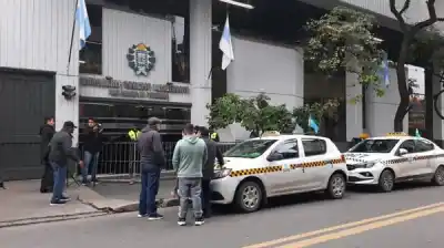 Sube el taxi en Tucumán: la bajada de bandera se va a $1.200