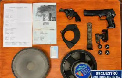 Dos menores de 14 y 17 años detenidos tras robar en autos estacionados en Banda del Río Salí