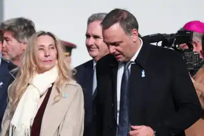 Karina, Adorni y Caputo: el tridente que blindará al nuevo vocero en su debut