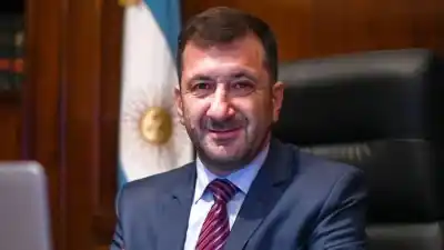 La sombra de los departamentos: imputan a Kueider por lavado de dinero en Paraguay