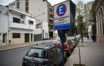 Derogan la ordenanza del estacionamiento medido en la capital: ahora buscan un modelo inclusivo