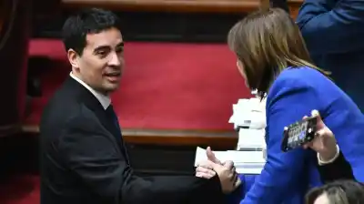 El plan secreto del Gobierno para que el nuevo vocero opaque el escándalo Adorni