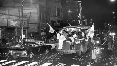 Ofertaban autos por entradas y la copa llegó en un camión blindado: los secretos del festejo del Mundial ’78