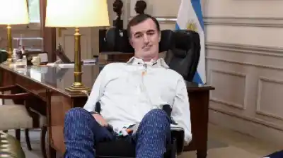 Esteban Bullrich renunció al PRO y apuntó contra la “protección” a Adorni