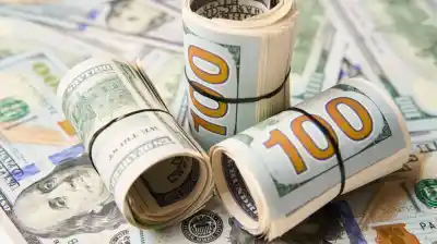 Dólar hoy: el blue igualó su récord histórico y la brecha se achicó