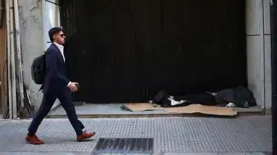 El dato que revela cuánto más ganan los ricos que los pobres en Argentina
