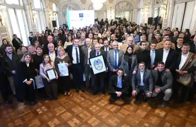 El sello que identifica a Tucumán: Jaldo entregó nuevas certificaciones de Marca Tucumán