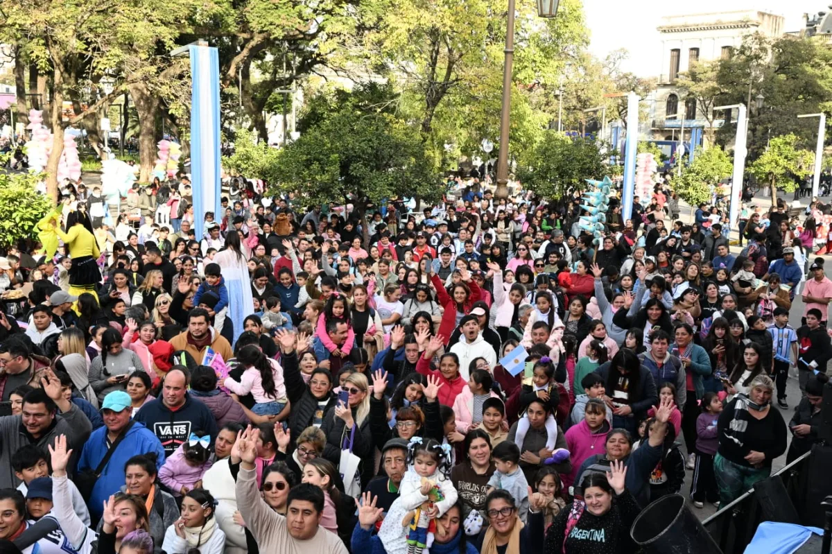Festejos en Plaza Independencia