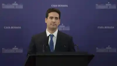 Tras el silencio por el caso Adorni, el Gobierno apuesta a un nuevo vocero con conferencias semanales