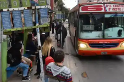 Confirmado: el boleto de colectivo en la Capital sube a $1.700, ¿cuándo empezarán a cobrarlo?