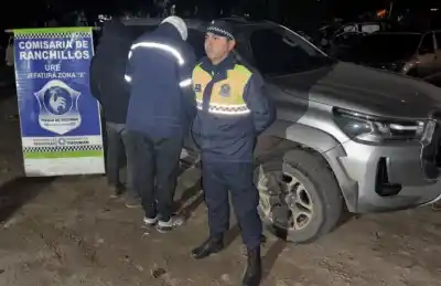 Lo que la policía encontró en la guantera de una camioneta que hacía maniobras peligrosas en Tucumán