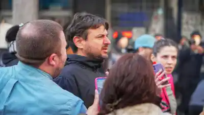 Un fallo que remece al kirchnerismo: procesaron a Grabois y le clavaron un embargo millonario