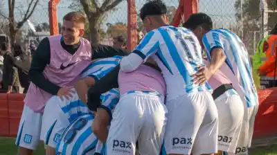 Leandro Milito, el hijo del presidente, selló el triunfo agónico de Racing en el clásico de Reserva