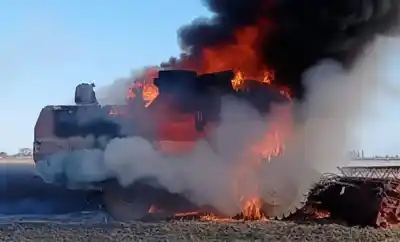 Una falla mecánica desató el fuego: así quedó una cosechadora en Gastona Norte