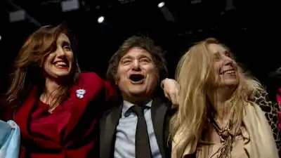 Milei lidera la imagen positiva en Tucumán y el país, pero su entorno más cercano se desploma en las encuestas