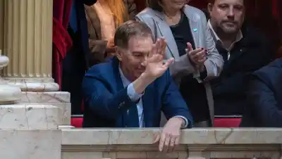 Milei sacude el Gabinete: Santilli asume como jefe tras la salida de Adorni