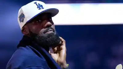 LeBron James deja los Lakers y suena como nuevo compañero de Stephen Curry en Golden State