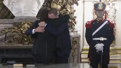 El gesto de Milei con Adorni que nadie esperaba después de la jura de Santilli