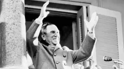 El poema de Isabelita, la sierra de Gigli y ocho millones de dólares: la macabra carta que anticipó el robo de las manos de Perón