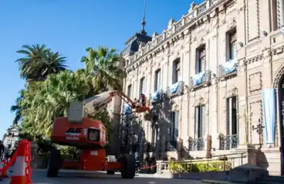 Preparan la fachada de la Casa de Gobierno para el 9 de Julio: los detalles de la obra que ya comenzó