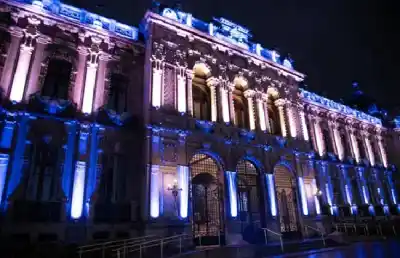 Finalizó la segunda etapa de la iluminación de la Casa de Gobierno: ¿qué cambió?