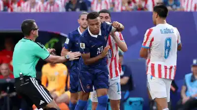 Captaron el insulto de Kylian Mbappé a un jugador paraguayo durante el partido de octavos