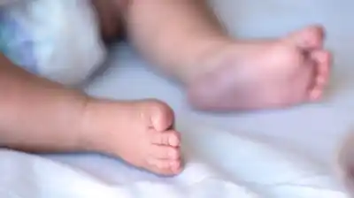 Un joven de 17 años, acusado de matar a una beba de 4 meses tras arrojarla al piso en una guardería
