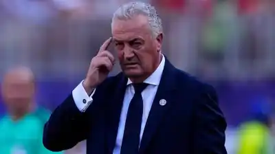 El duro análisis de Gustavo Alfaro tras la eliminación de Paraguay: críticas a Francia y una decisión que podría cambiar su futuro