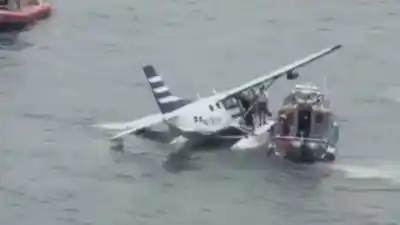 Aterrizó de emergencia en un río de Nueva York y lo que ocurrió después es impactante