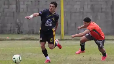 Un joven futbolista chaqueño murió en un choque y el dolor de su club se volvió viral