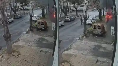 Un hombre en bicicleta, una columna de humo y el incendio fatal en La Plata que dejó una mujer muerta