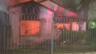 Incendio en Lomas de Zamora: el drama de una familia que no pudo escapar de las llamas