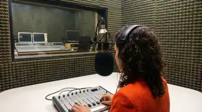 Cobró $17.182 como locutora en La Salada, nunca la registraron y la Justicia le dio la razón