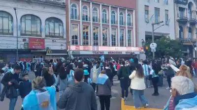 Festejos por la Selección: anuncian cortes de tránsito en Plaza Independencia si Argentina gana