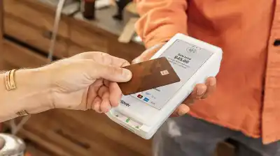 Se acabó la mala racha: las compras con tarjetas de crédito volvieron a crecer en junio