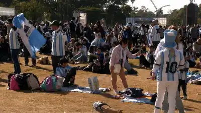 El Fan Fest de Palermo explotó: la locura de los hinchas argentinos en los octavos contra Egipto