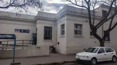 En plena clase: alumna rompió un vidrio y se lo incrustó en la cara a su compañera en colegio de La Pampa