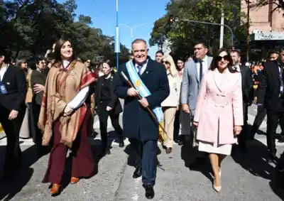 Jaldo y Villarruel encabezaron un desfile multitudinario en Tucumán: lo que dijeron sobre el futuro del país