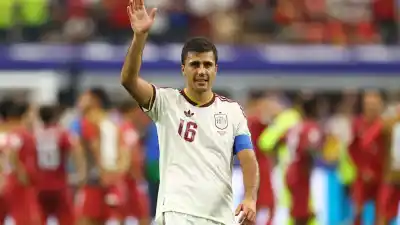 La lección de Simeone y el día que Agüero lo retó en el micro: el costado argentino de Rodri